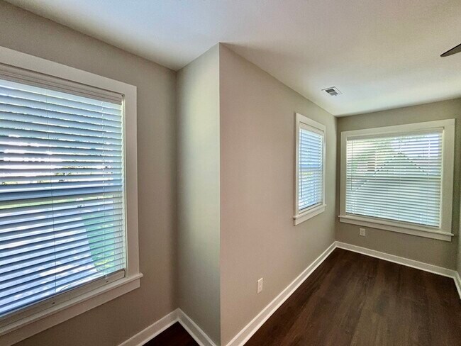 Building Photo - 510 Marlboro Ave