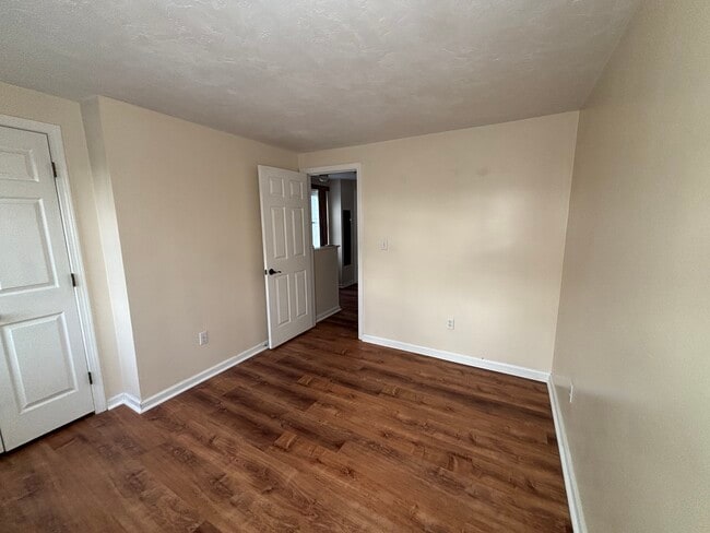 Building Photo - 118 Montclair Ave