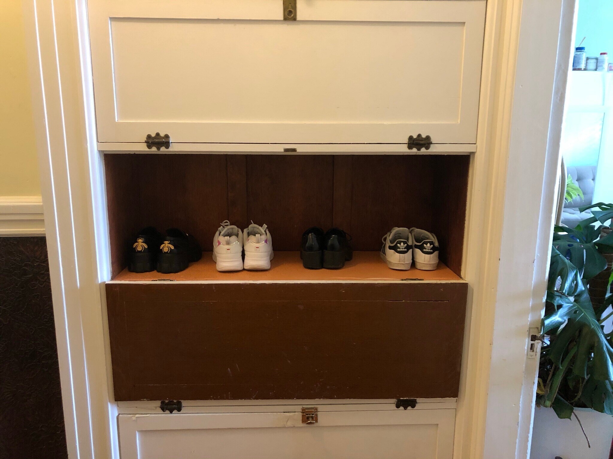 depth of linen closet shown here-- different doors - 1251 Masonic Ave