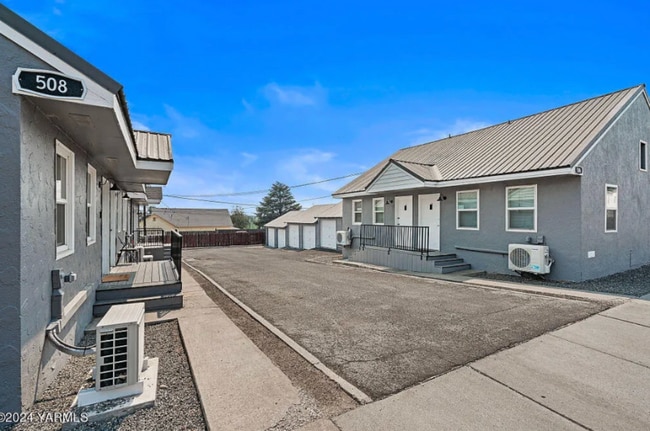 Building Photo - 508 2nd Ave