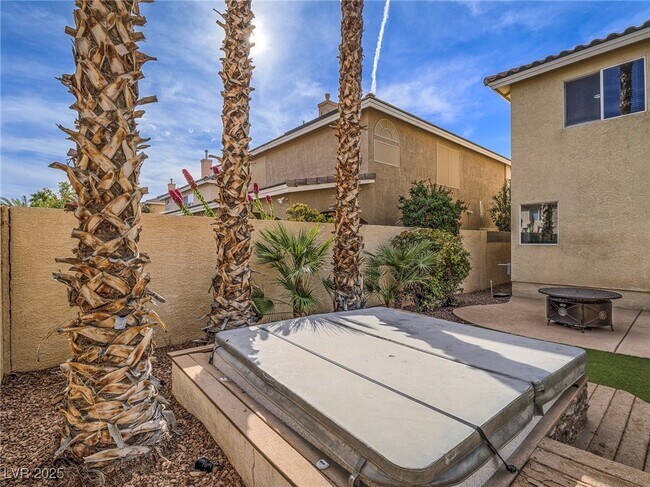 Building Photo - 10898 Carberry Hill St