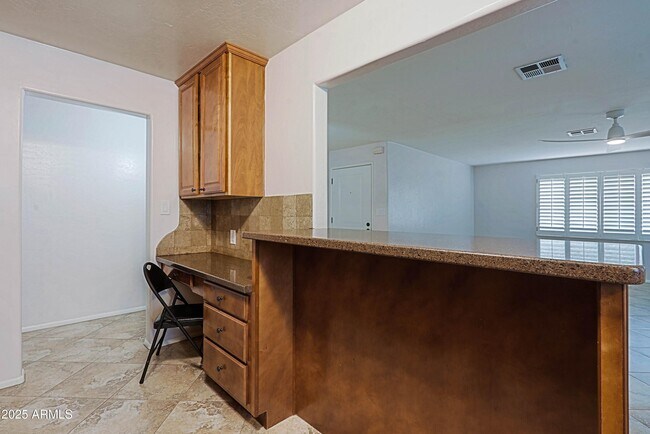 Building Photo - 5509 E Cheery Lynn Rd