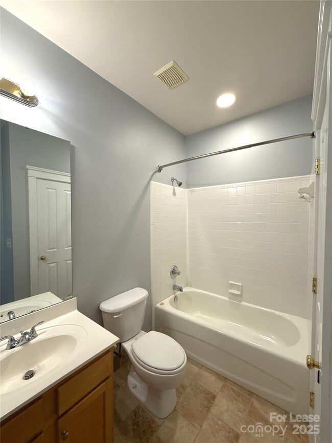 Building Photo - 3003 Colonel Springs Way