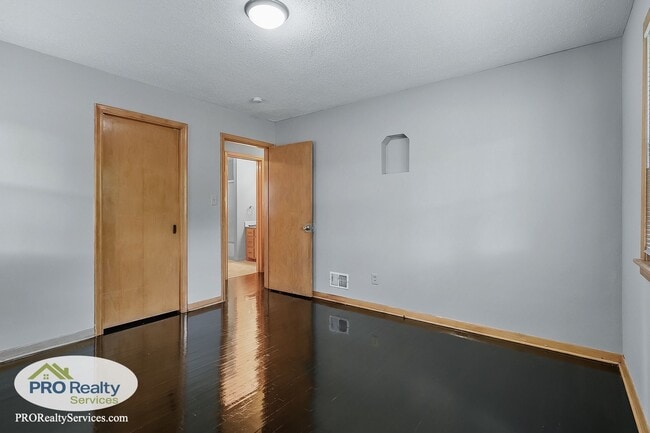 Building Photo - 3 Bedroom Home in New Prague