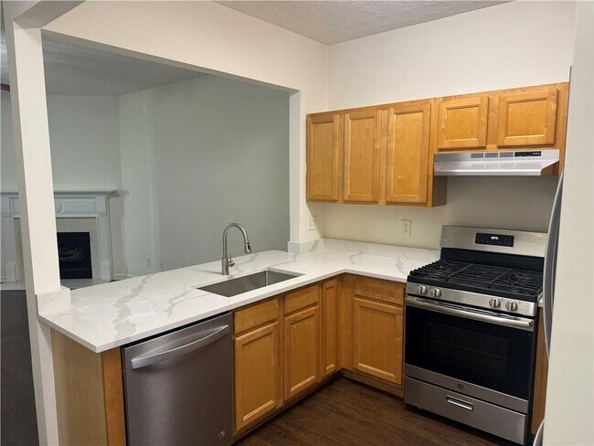 Building Photo - 2729 Heathrow Dr