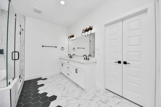 Building Photo - 1816 West St