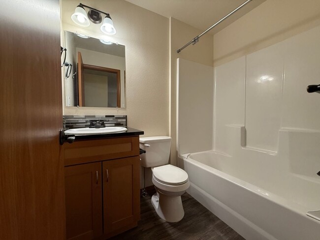 Building Photo - 612 S Chronicle Rd