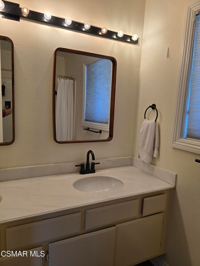 Building Photo - 3017 Klamath Ave