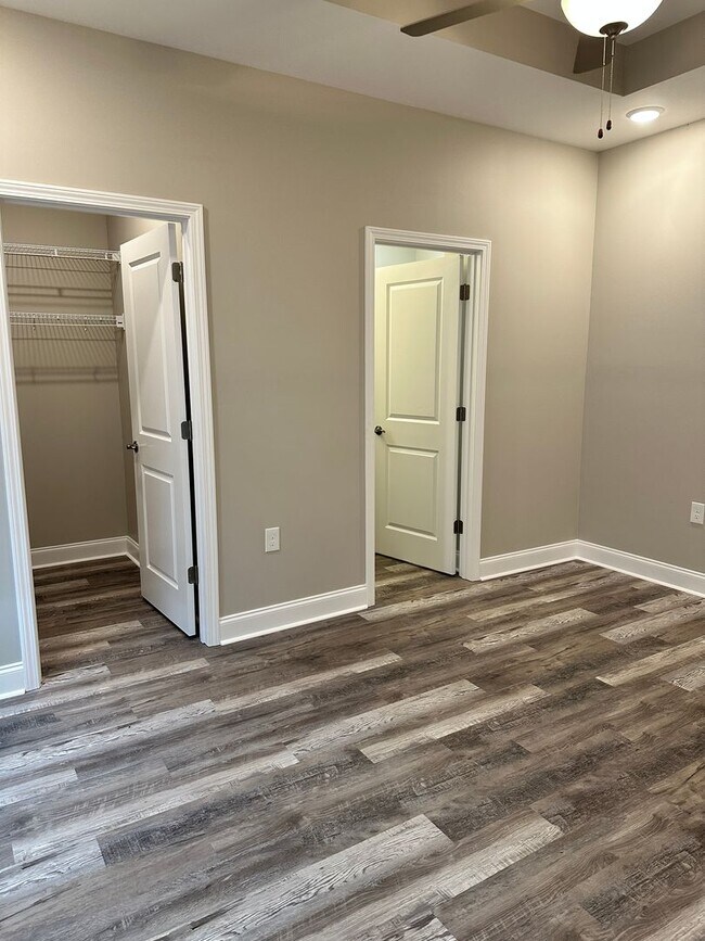 Building Photo - 2760 Cedrus Ave