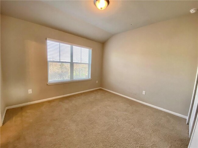 Building Photo - 516 E Slaughter Ln
