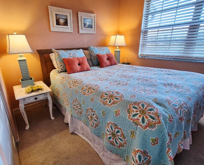 Building Photo - 19505 Quesada Ave