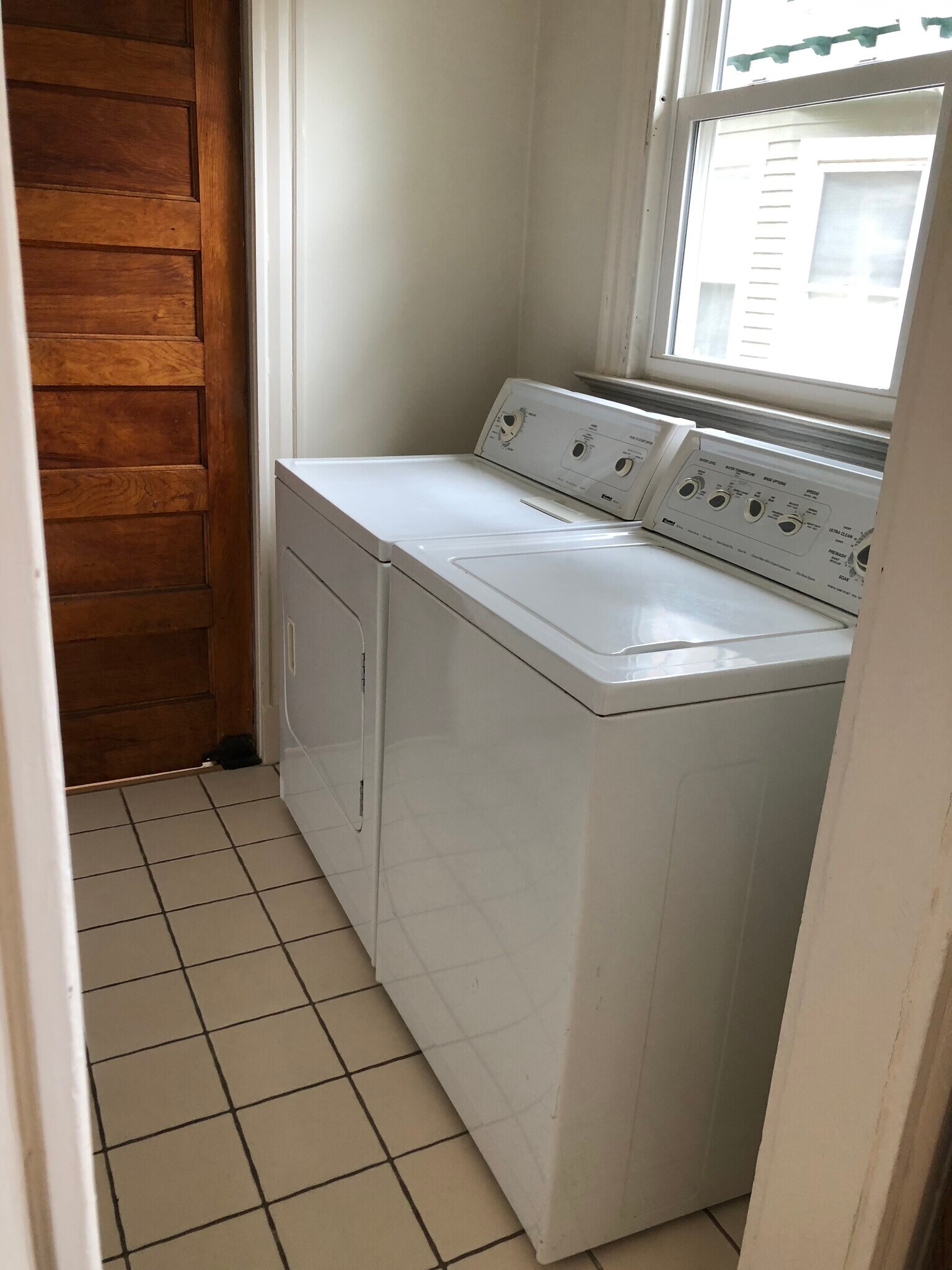 Full sized Washer/Dryer - 188 Lawrence St