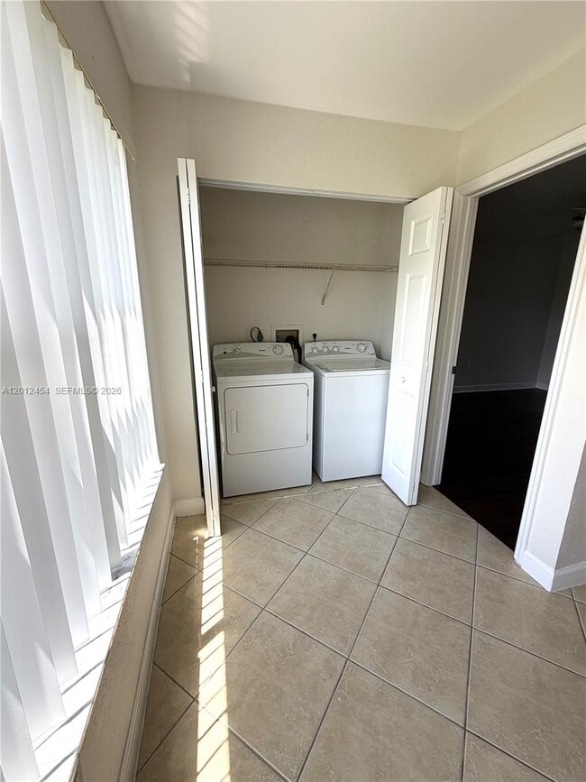 Building Photo - 12620 Vista Isles Dr