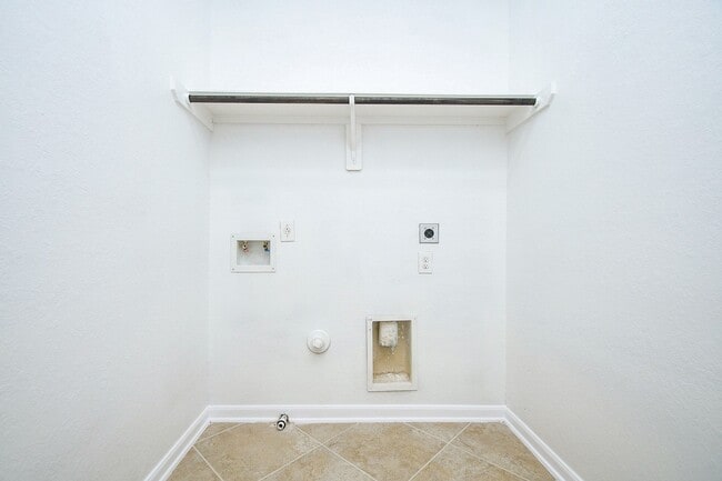 Building Photo - 23310 Isola St