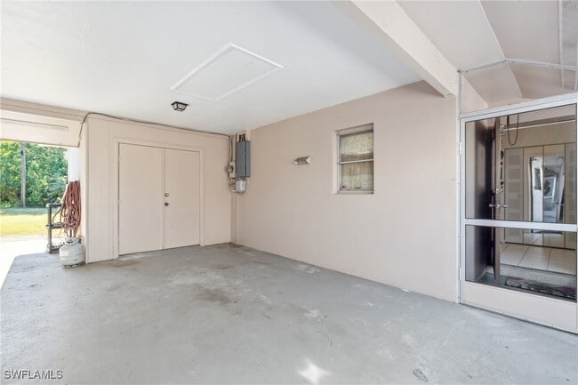 Building Photo - 235 Thistle Ct
