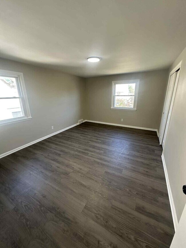 Building Photo - R64-310-312 16th Street NE