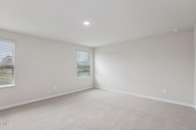 Building Photo - Spacious 5 Bedroom, 3 Bath Home with Loft & Main Level Bedroom - Move in Ready