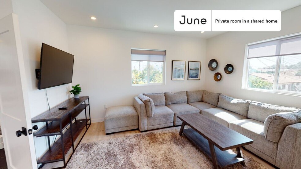 Building Photo - Room in Shared 4 bed/4.5 bath home