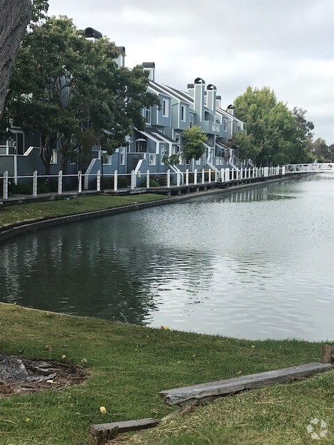 Building Photo - Redwood Shores Condo