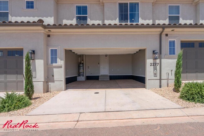 Building Photo - Welcome to Your Dream Home!