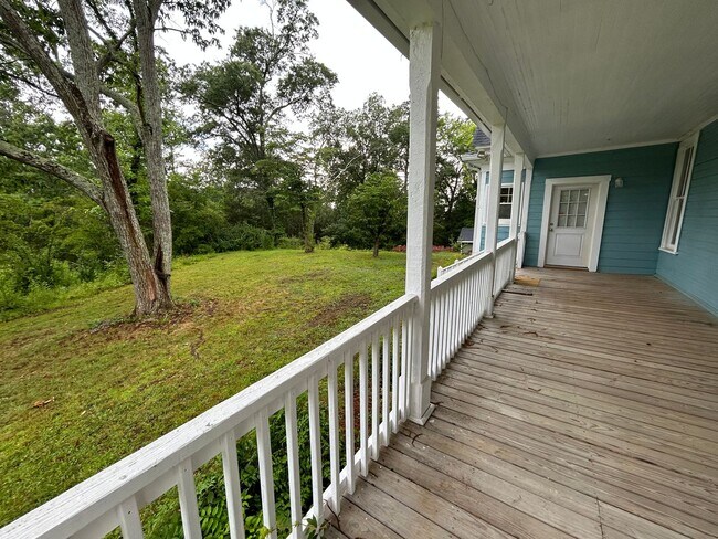 Building Photo - 4/3 House in North Rome- $1,550