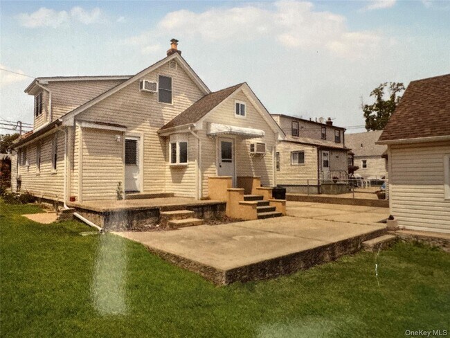 Building Photo - 231 Lucille Ave