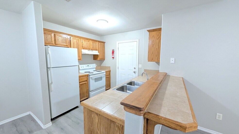 Building Photo - 701 Sonesta Ct