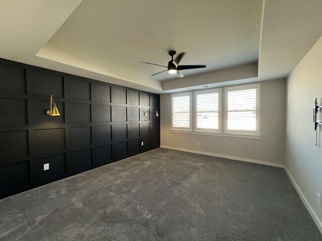 Building Photo - Luxury Living for Lease in Hendersonville!