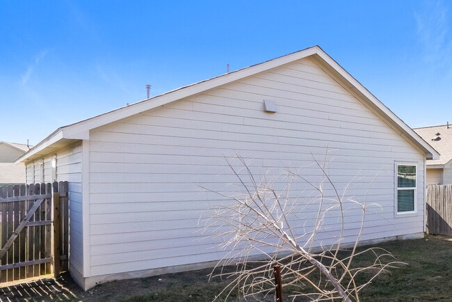 Building Photo - 14711 Brandy Brk