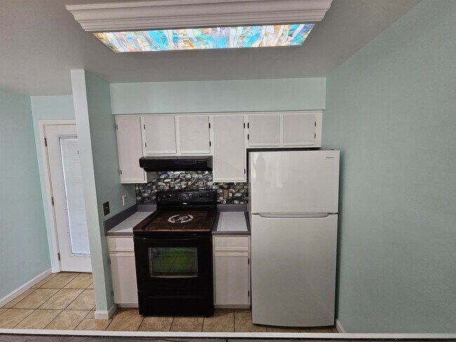 Building Photo - 4489 Little River Inn Ln