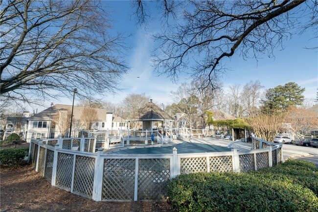 Building Photo - 311 Hollyfax Cir NE