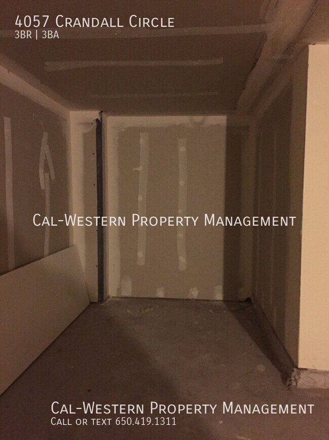 Building Photo - 4057 Crandall Cir