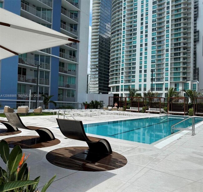 Building Photo - 335 S Biscayne Blvd