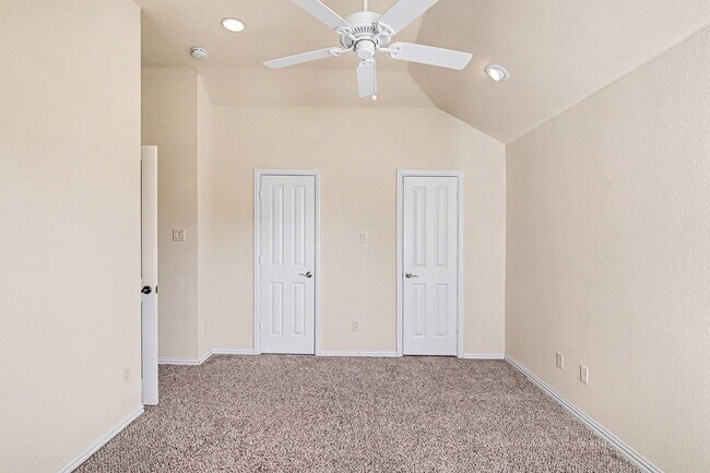 Building Photo - Beautiful home with classic styling, minutes away from Uptown, Oak Lawn, Cityplace, and Lower Gre...