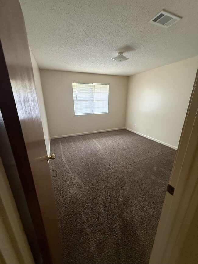 Building Photo - 100 A Ruth Cove