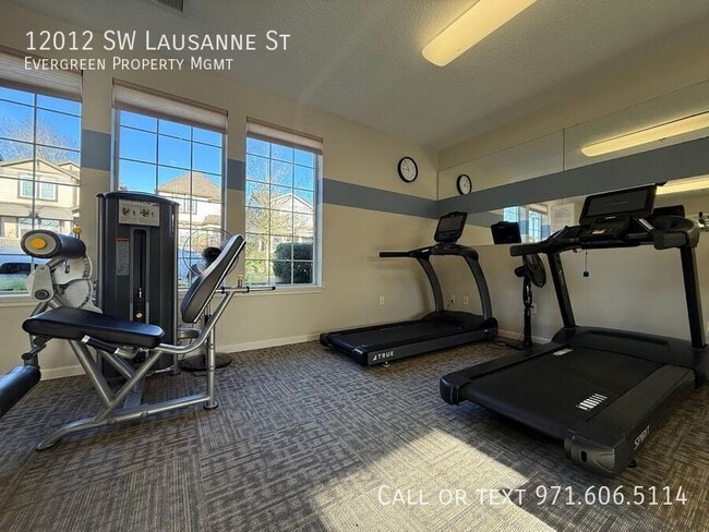 Building Photo - 12012 SW Lausanne St