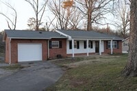 Building Photo - 3 Bedroom / 2 Bath Home for Rent – S Knox - Ideal for students. Lawn care included!