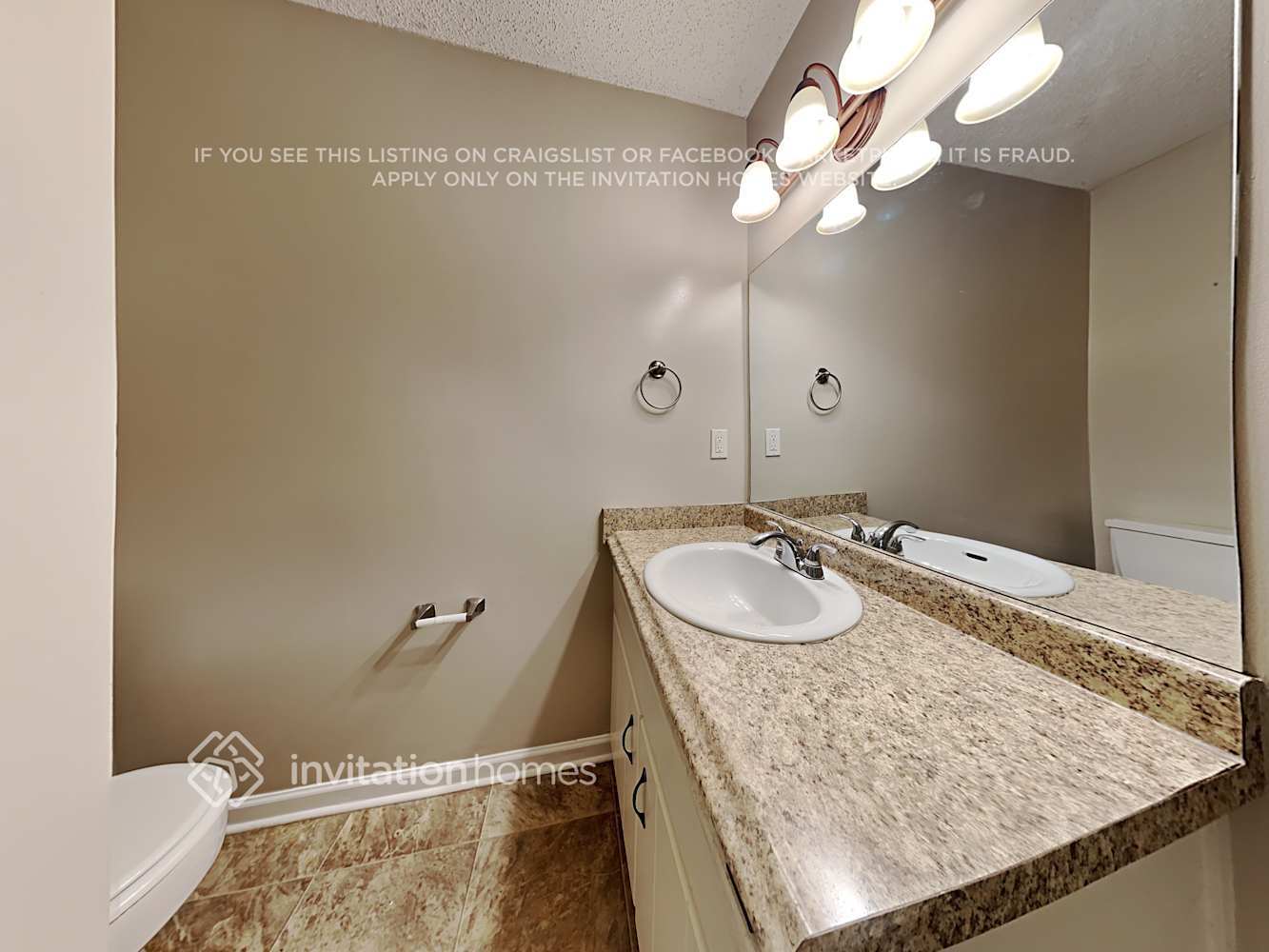 Building Photo - 2057 Kinridge Ct