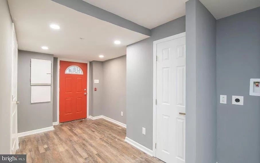 Building Photo - 207 S 49th St