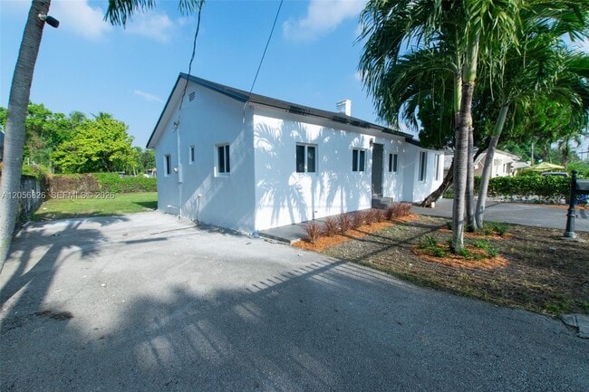 Building Photo - 2324 NW 14th Ave