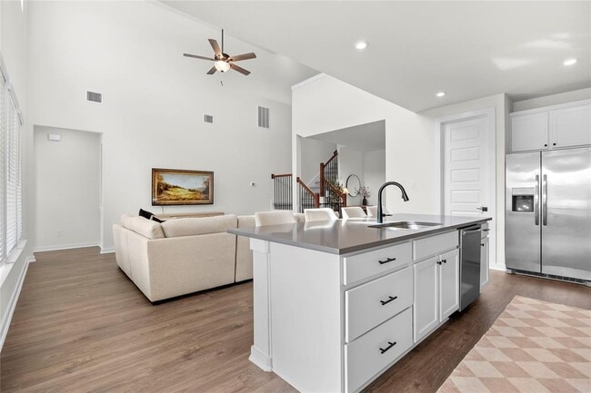 Building Photo - 116 Charro Ct