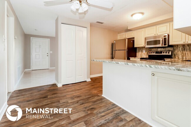 Building Photo - 5822 Elena Dr