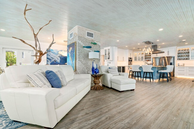 Building Photo - 113-112 12th Ave