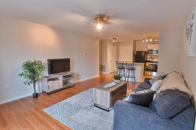 Building Photo - 2109 Cedar Run Dr