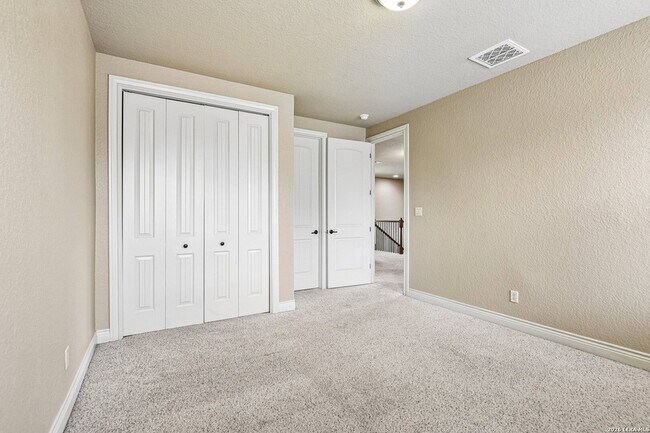 Building Photo - 4911 Country Cv