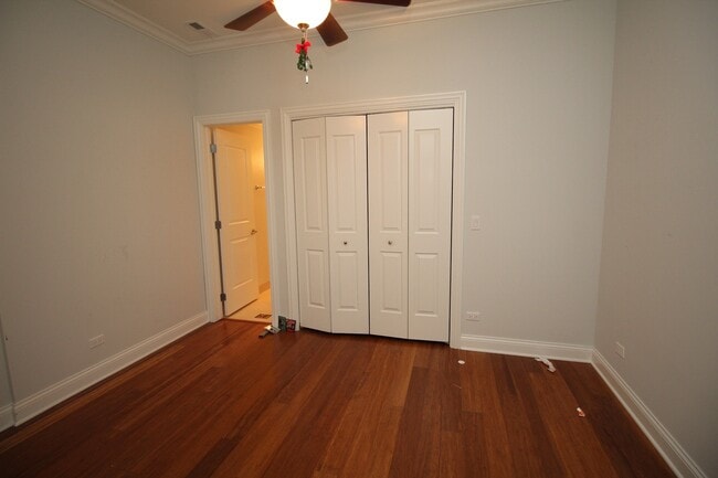 Building Photo - 1609 W Warren Blvd