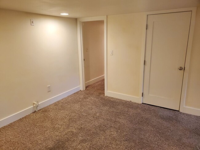 Building Photo - 4BR/2BA Audubon/Downriver Area Home