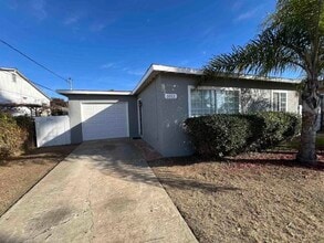 Building Photo - 1011 12th St