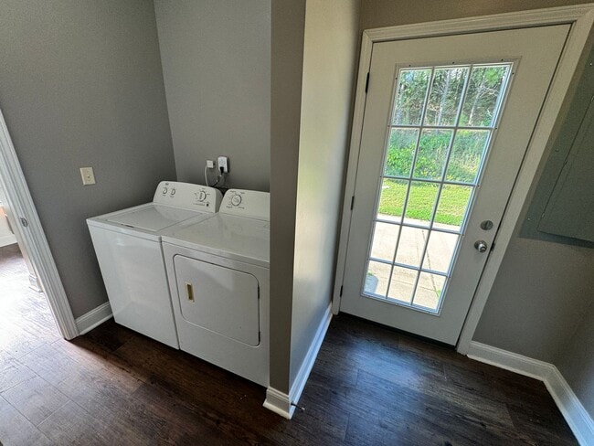 Building Photo - 3BR/2.5BA For Rent