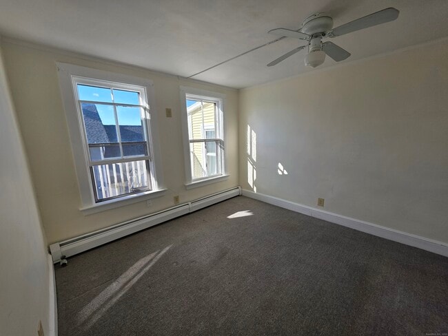 Building Photo - 110 Main St